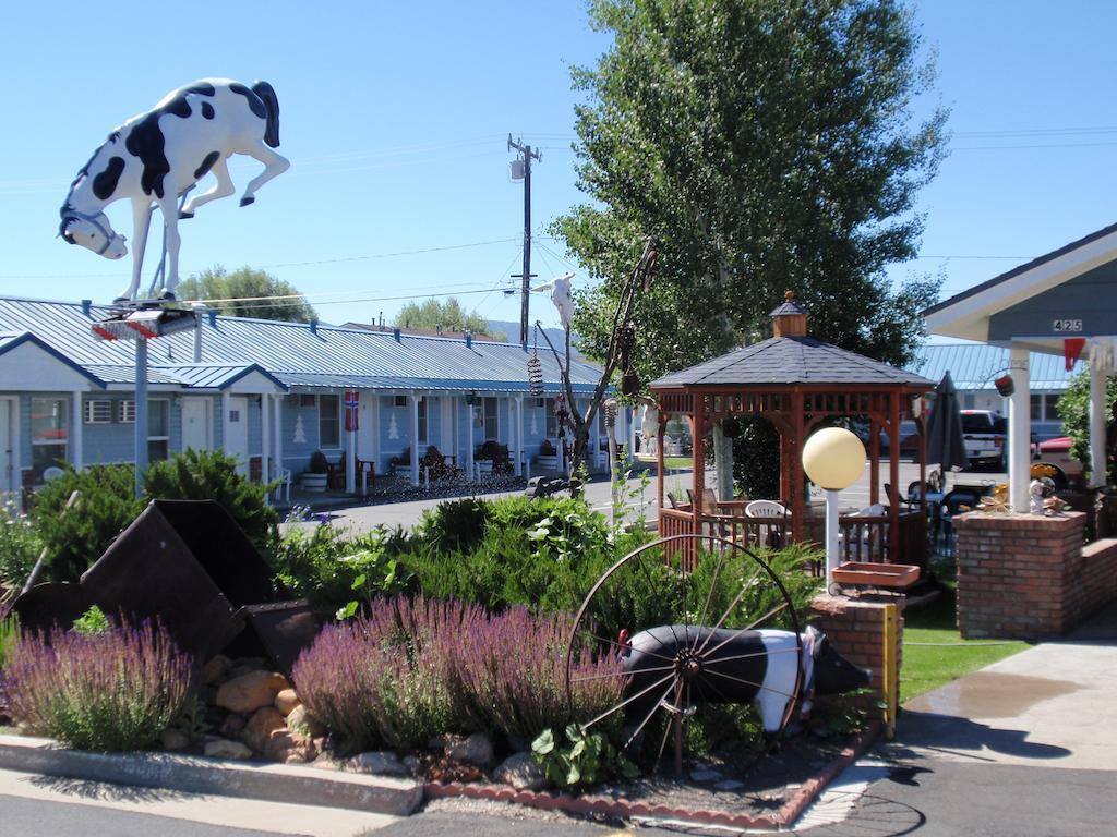Redwood Motel Bridgeport Exterior photo